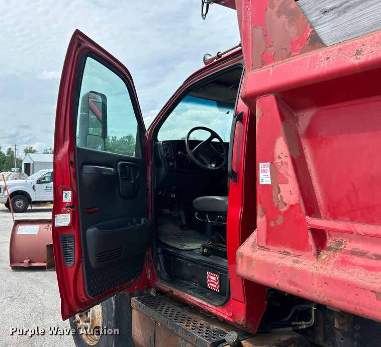 image for item EK4852 2005 Chevrolet  C8500 dump truck