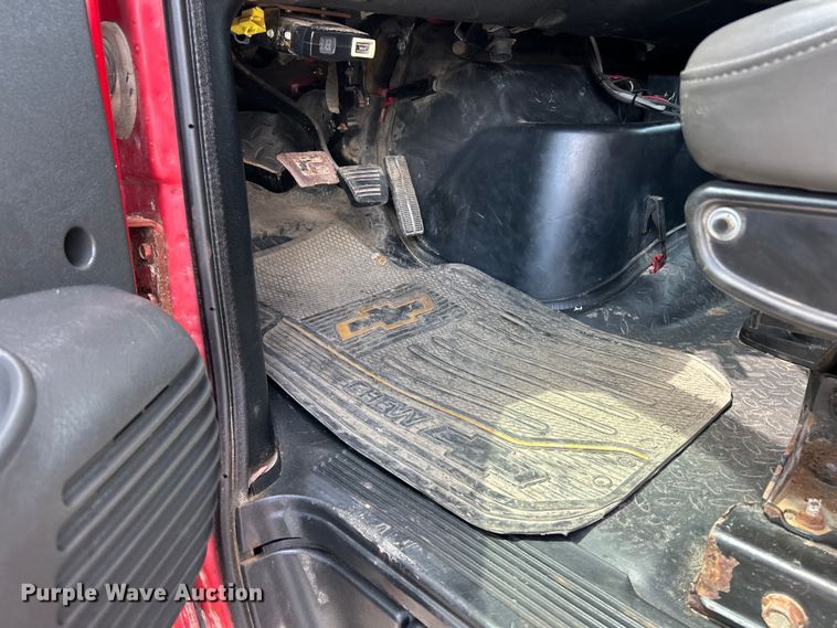 image for item EK4852 2005 Chevrolet  C8500 dump truck