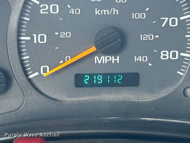 image for item EK4852 2005 Chevrolet  C8500 dump truck