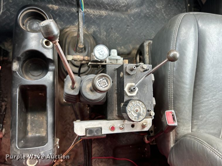 image for item EK4852 2005 Chevrolet  C8500 dump truck