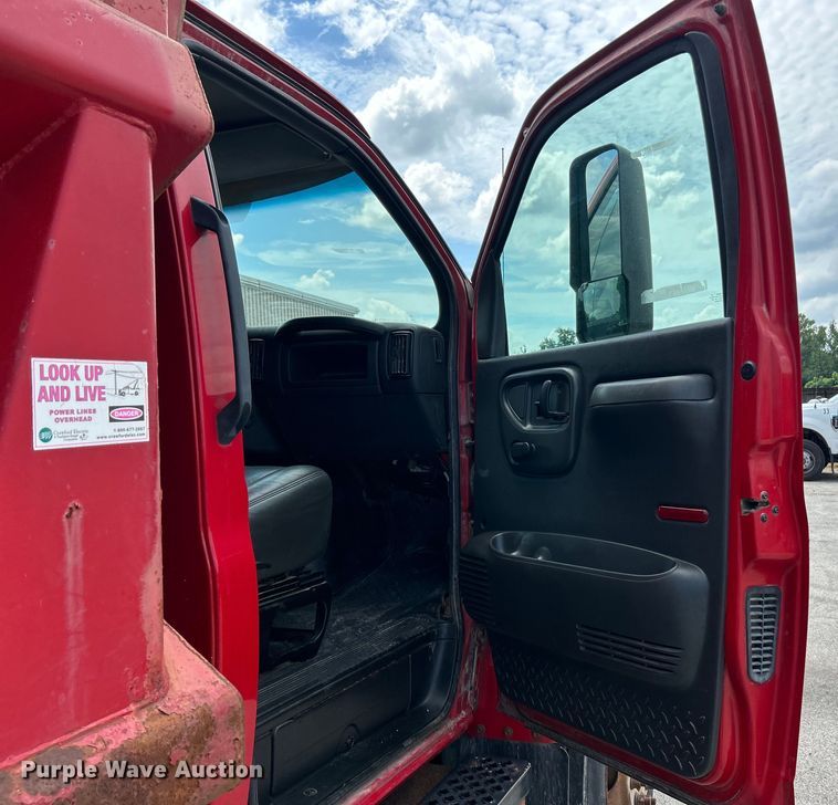 image for item EK4852 2005 Chevrolet  C8500 dump truck