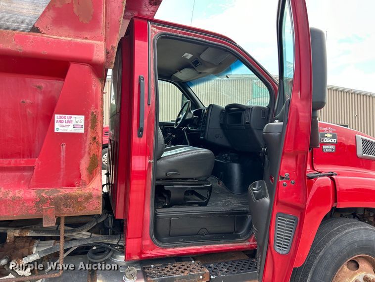 image for item EK4852 2005 Chevrolet  C8500 dump truck