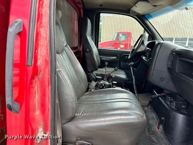 image for item EK4852 2005 Chevrolet  C8500 dump truck