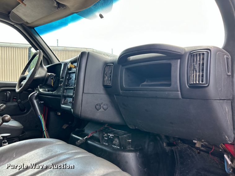 image for item EK4852 2005 Chevrolet  C8500 dump truck