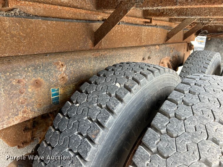 image for item EK4852 2005 Chevrolet  C8500 dump truck