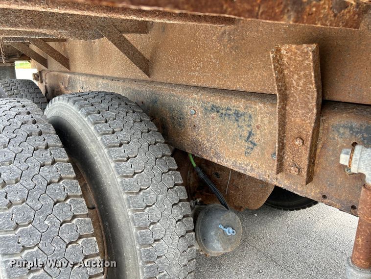 image for item EK4852 2005 Chevrolet  C8500 dump truck