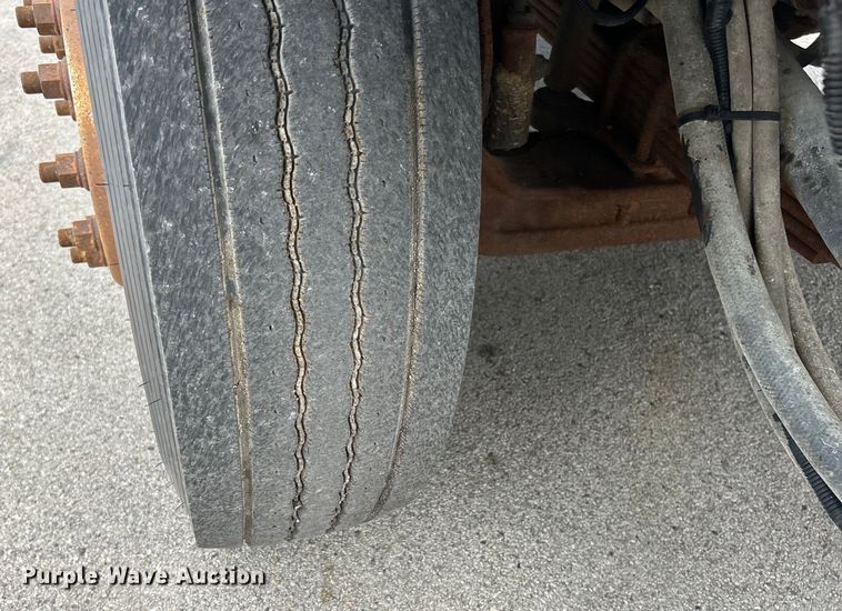 image for item EK4852 2005 Chevrolet  C8500 dump truck