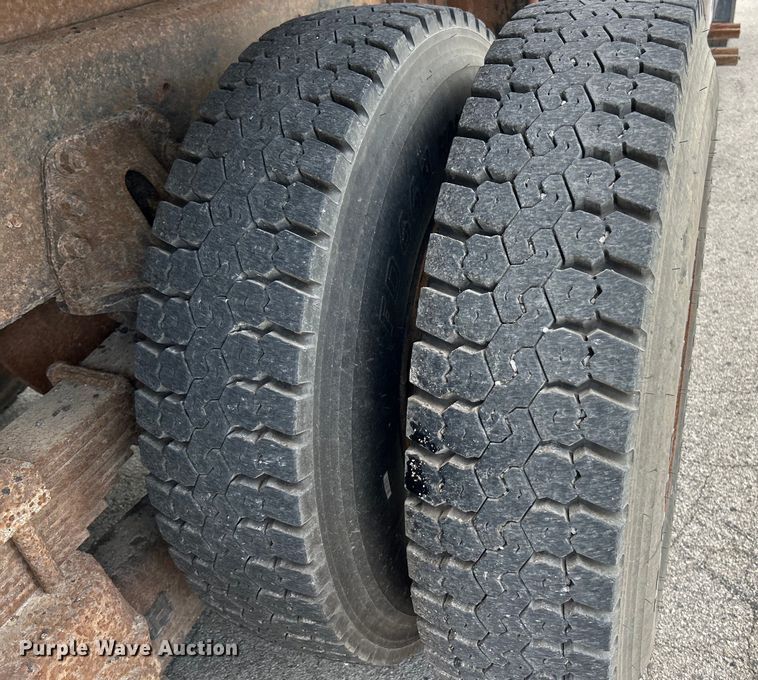 image for item EK4852 2005 Chevrolet  C8500 dump truck