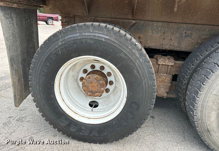 image for item EK4852 2005 Chevrolet  C8500 dump truck