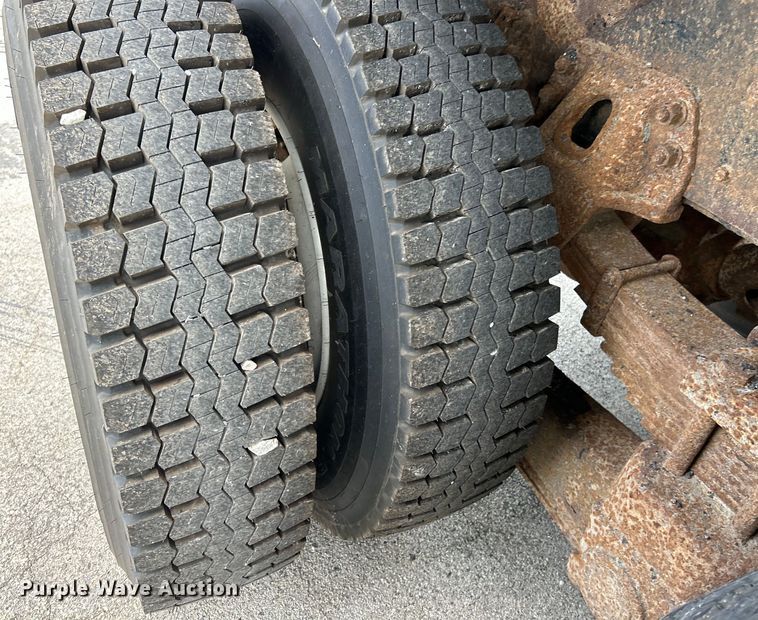 image for item EK4852 2005 Chevrolet  C8500 dump truck