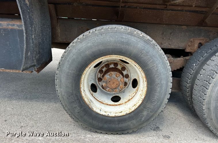 image for item EK4852 2005 Chevrolet  C8500 dump truck