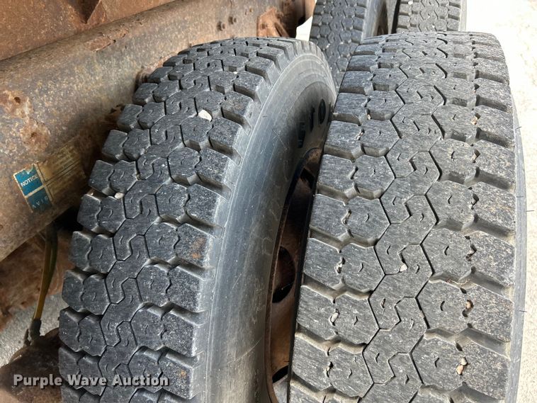 image for item EK4852 2005 Chevrolet  C8500 dump truck