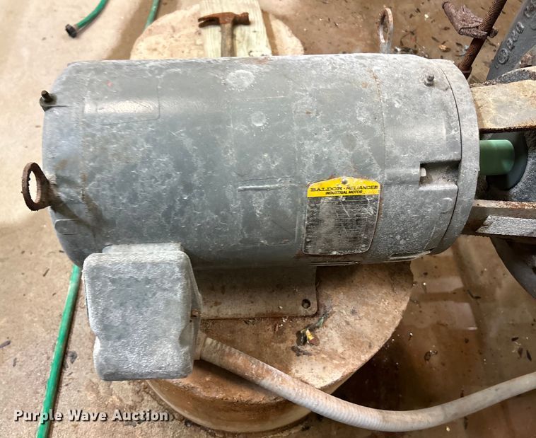 image for item EK4954 (3) pool pumps