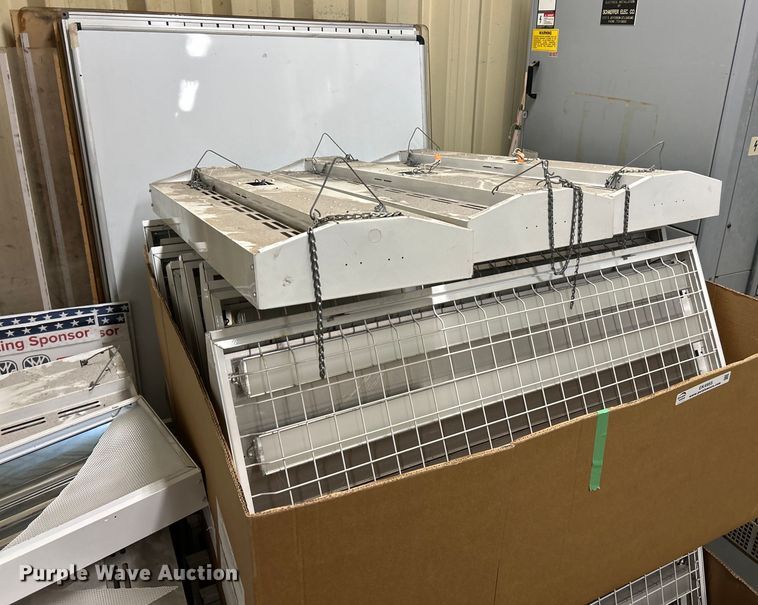 image for item EK4955 (27) light fixtures