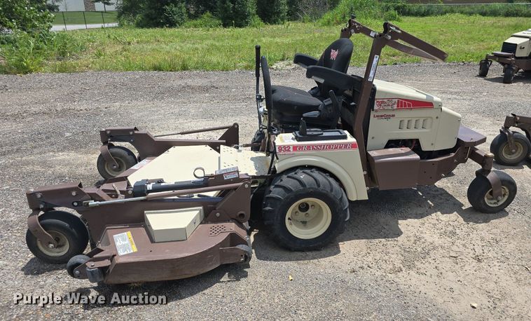 image for item EK6075 Grasshopper  932 ZTR lawn mower