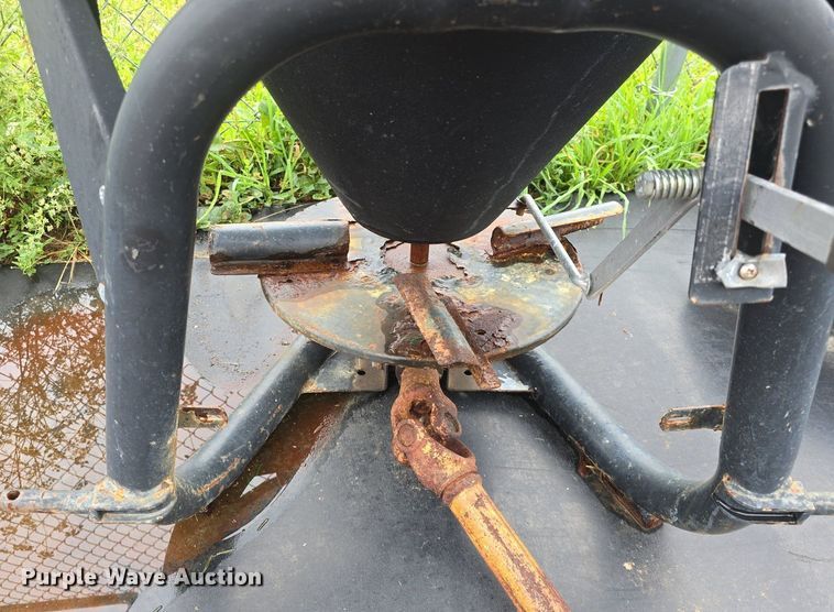 image for item EK6164 Lawn equipment