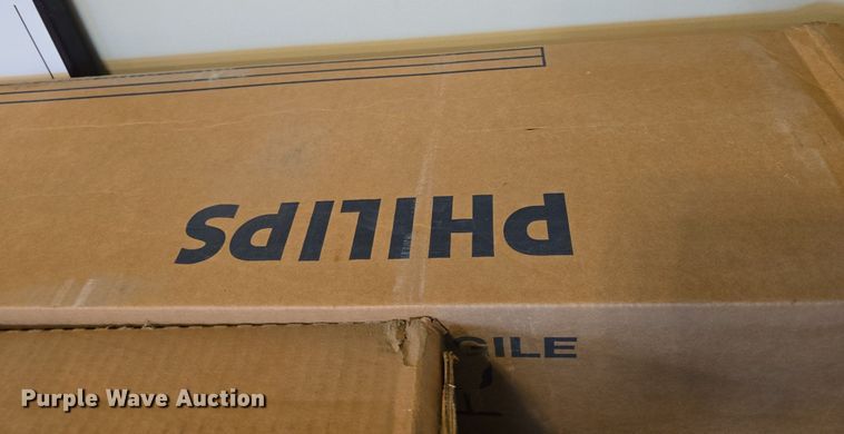 image for item EK6173 (24) 8' L light bulbs