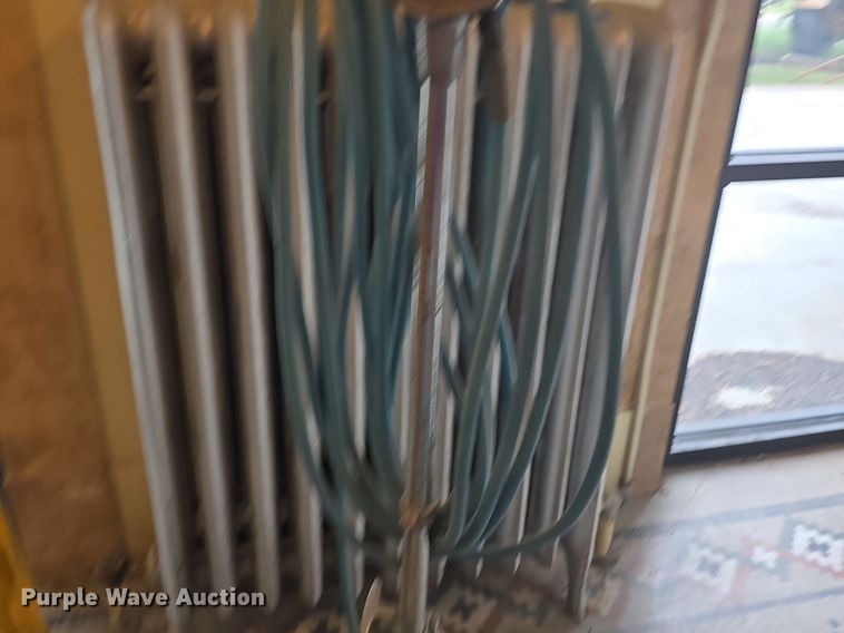 image for item EK6175 Janitorial equipment 