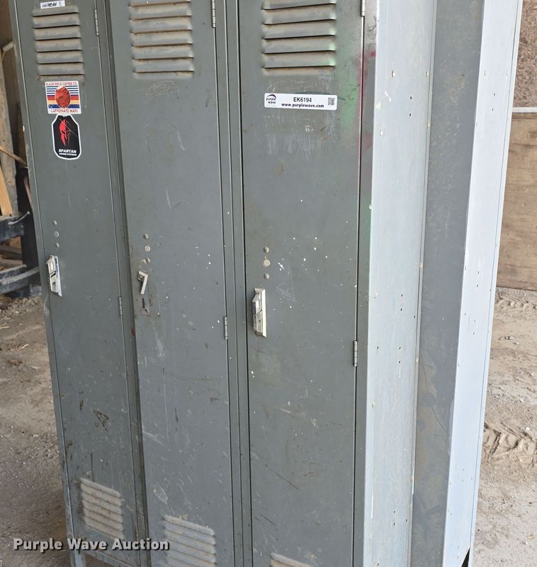 image for item EK6194 (2) locker sections