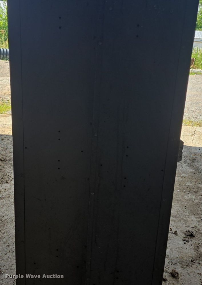 image for item EK6194 (2) locker sections