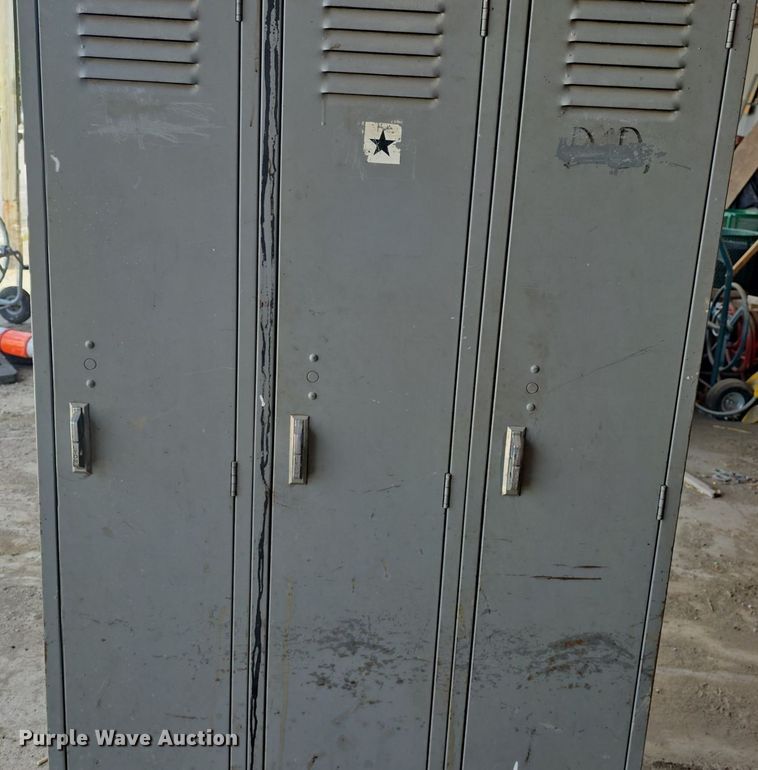 image for item EK6194 (2) locker sections