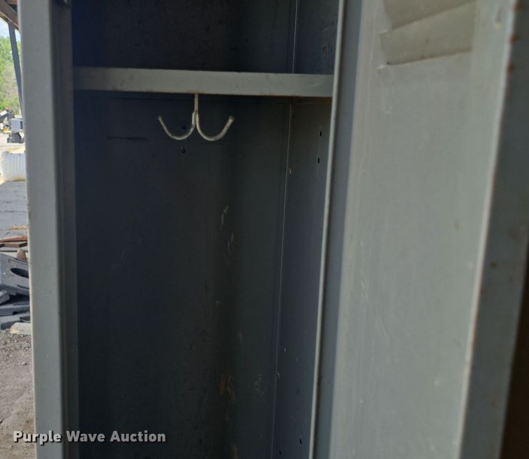 image for item EK6194 (2) locker sections