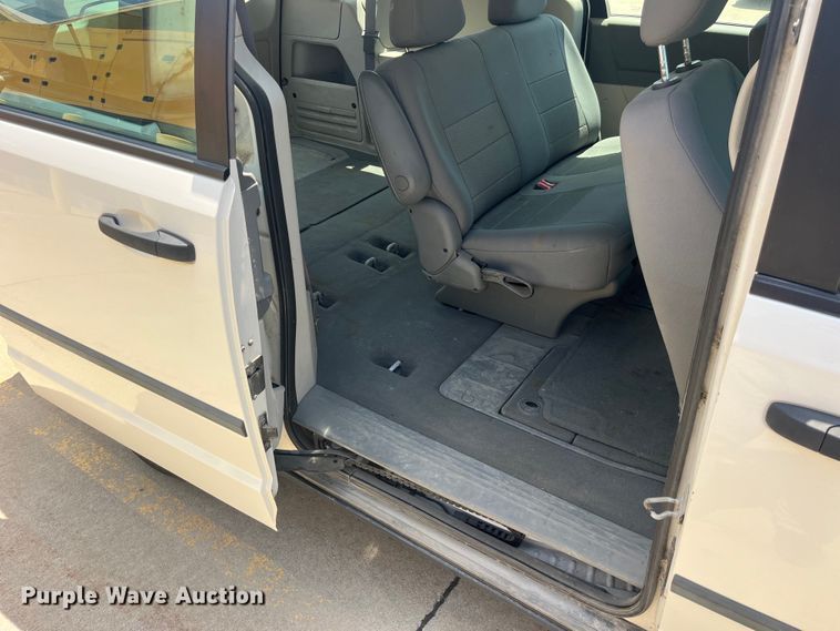 image for item EK8747 2008 Dodge Grand Caravan SE van