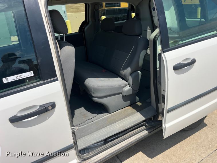 image for item EK8747 2008 Dodge Grand Caravan SE van