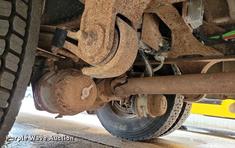 image for item KA9975 2010 Bluebird school bus