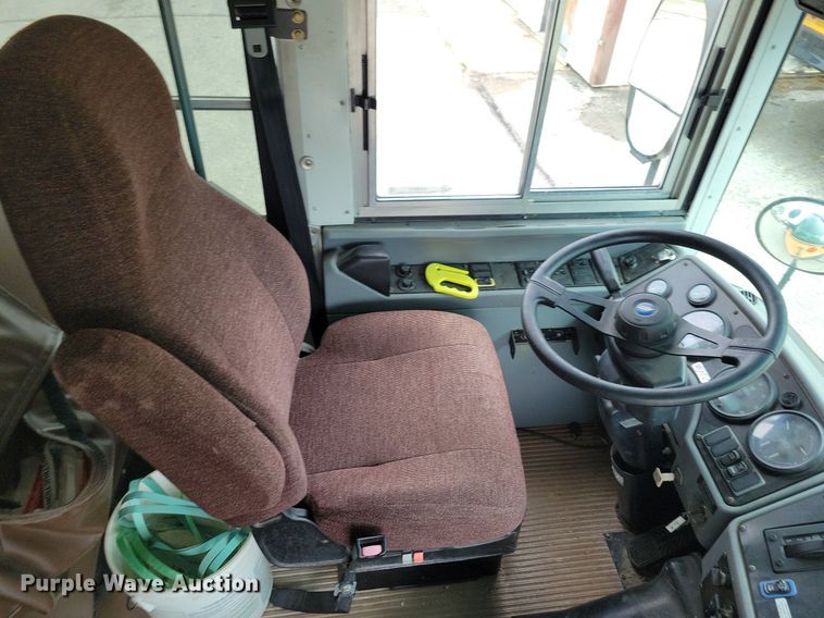 image for item KA9975 2010 Bluebird school bus