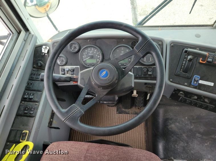 image for item KA9975 2010 Bluebird school bus