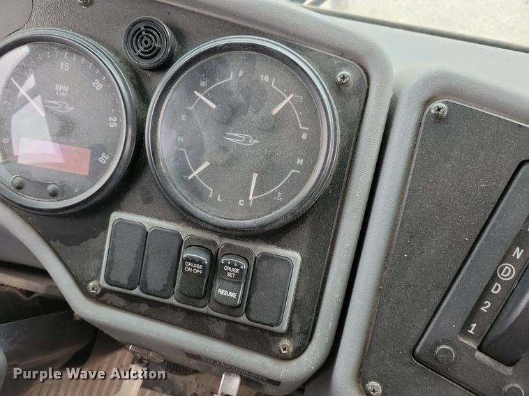 image for item KA9975 2010 Bluebird school bus