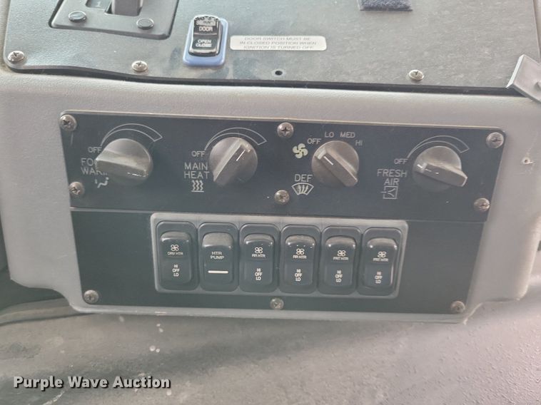 image for item KA9975 2010 Bluebird school bus