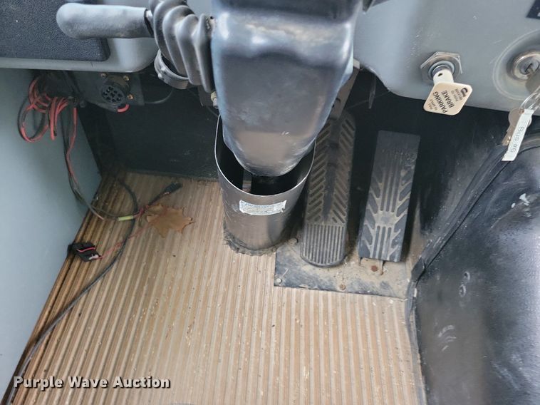 image for item KA9975 2010 Bluebird school bus