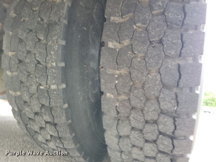 image for item KA9975 2010 Bluebird school bus