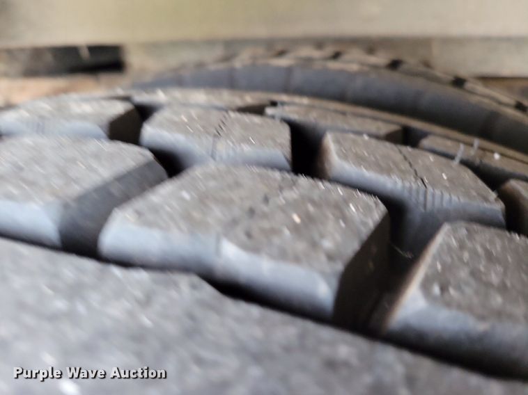 image for item KA9975 2010 Bluebird school bus