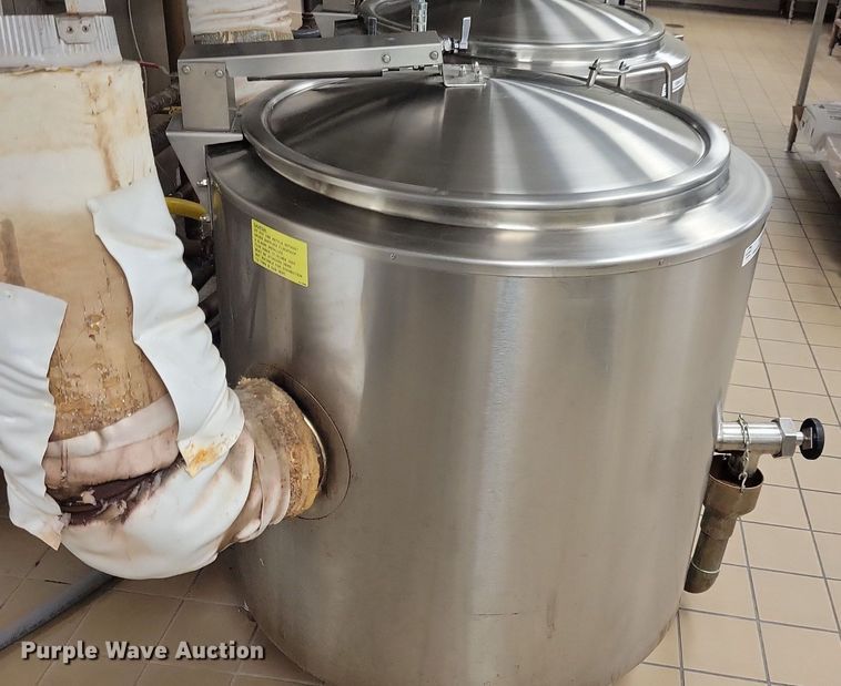 image for item KA9999 2009 Groen AHS-40 steam kettle