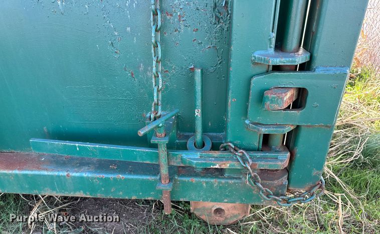 image for item LK9675 Roll-off dumpster