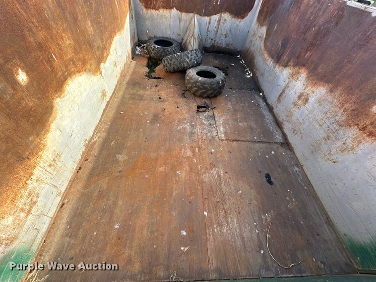 image for item LK9675 Roll-off dumpster