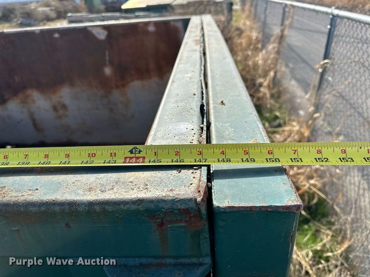 image for item LK9675 Roll-off dumpster