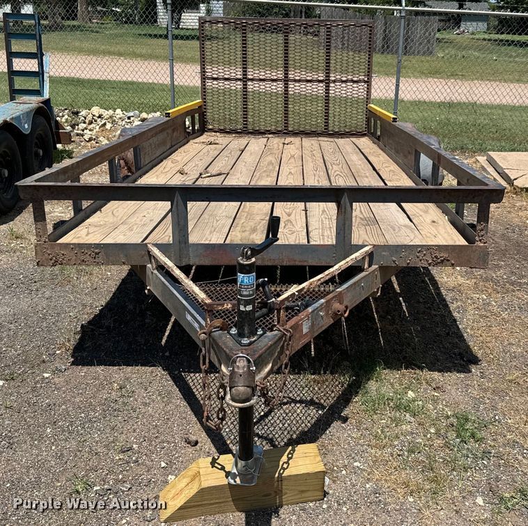 image for item MU9868 1995 Starlite utility trailer