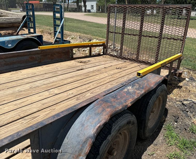 image for item MU9868 1995 Starlite utility trailer