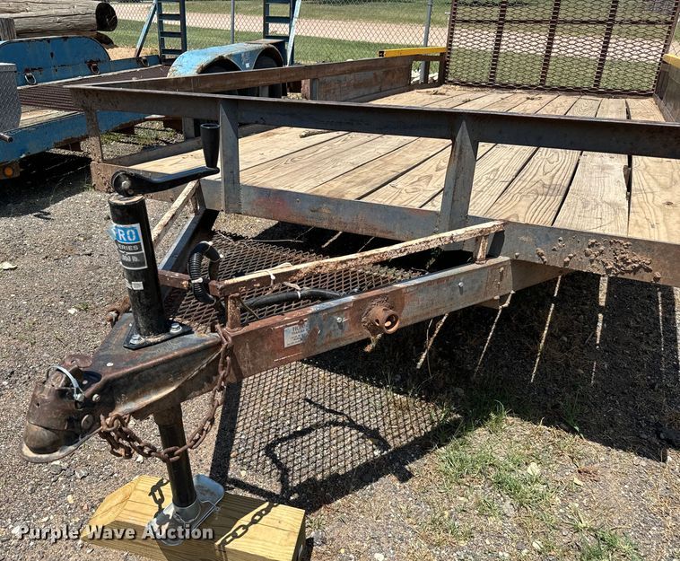 image for item MU9868 1995 Starlite utility trailer