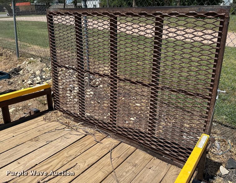 image for item MU9868 1995 Starlite utility trailer