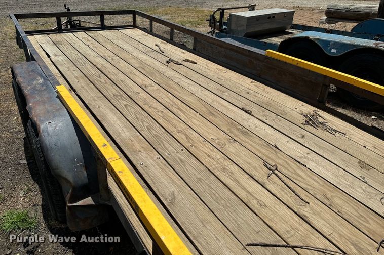 image for item MU9868 1995 Starlite utility trailer