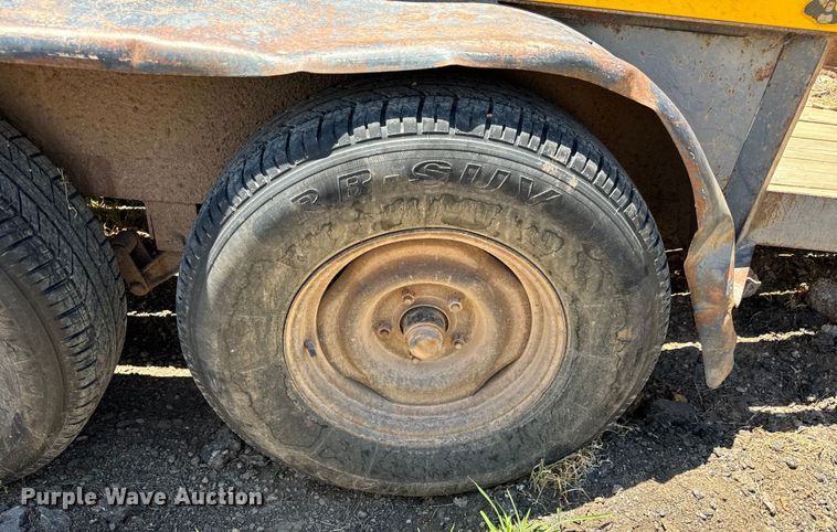 image for item MU9868 1995 Starlite utility trailer