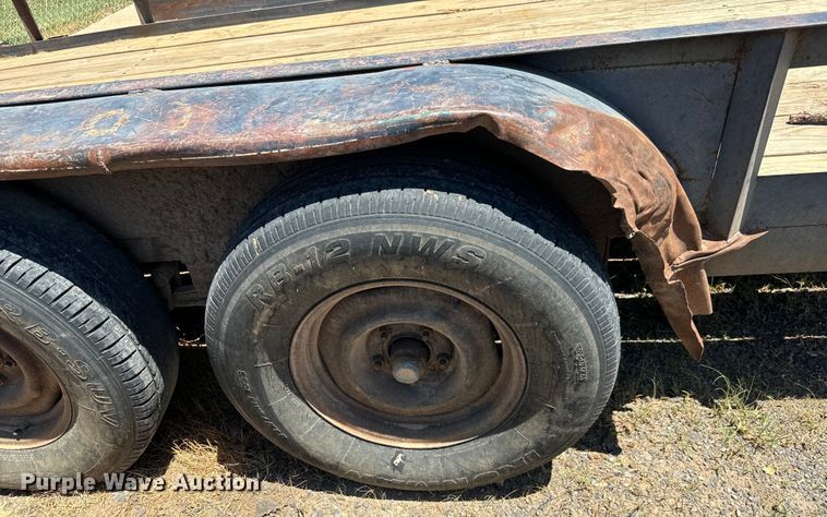 image for item MU9868 1995 Starlite utility trailer