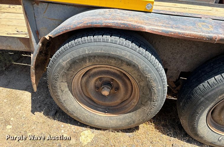 image for item MU9868 1995 Starlite utility trailer