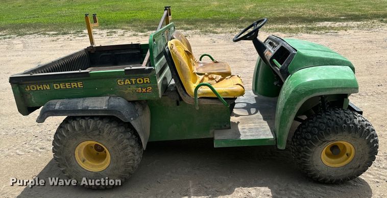 image for item MU9933 2002 John Deere Gator utility vehicle