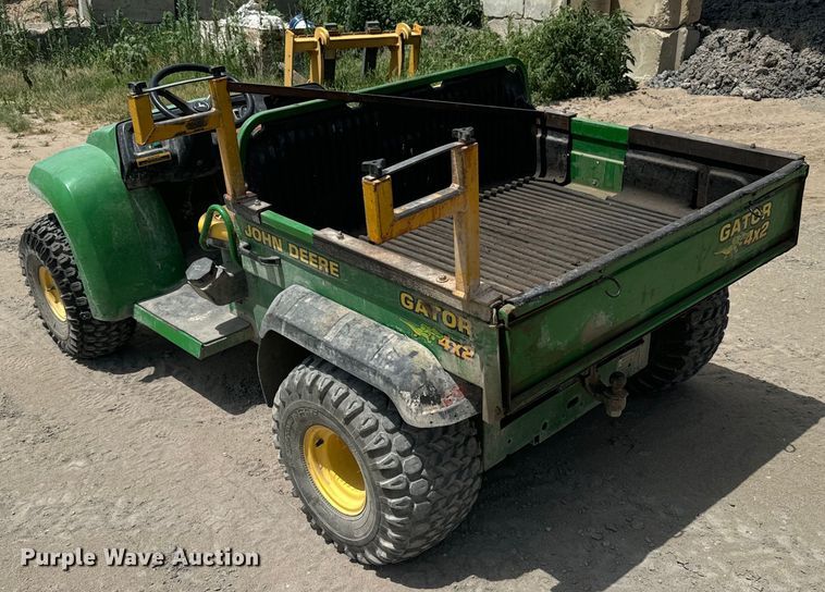 image for item MU9933 2002 John Deere Gator utility vehicle